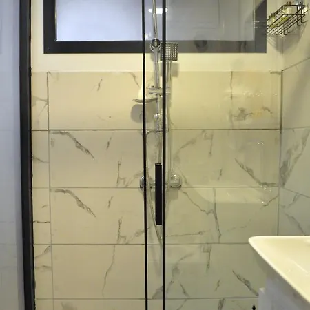 Golden Door Otel