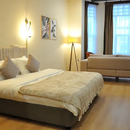 Hotel Golden Door