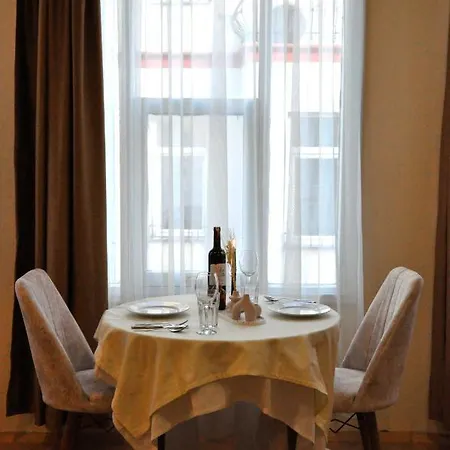 Otel Golden Door