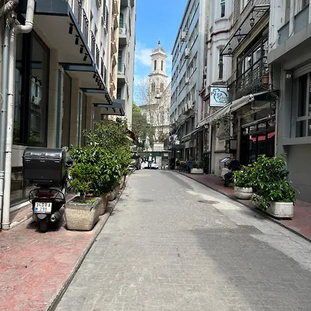 Hotel Golden Door 4*