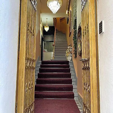 Golden Door Otel 4*