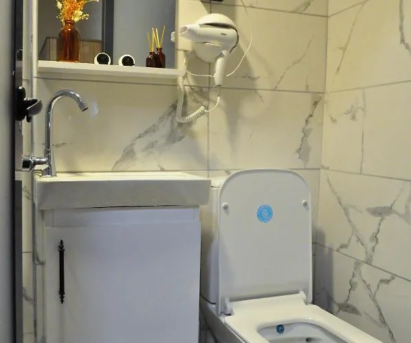 Golden Door Hotel 4*