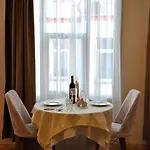 Hotel Golden Door