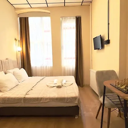 Golden Door Hotel 4*